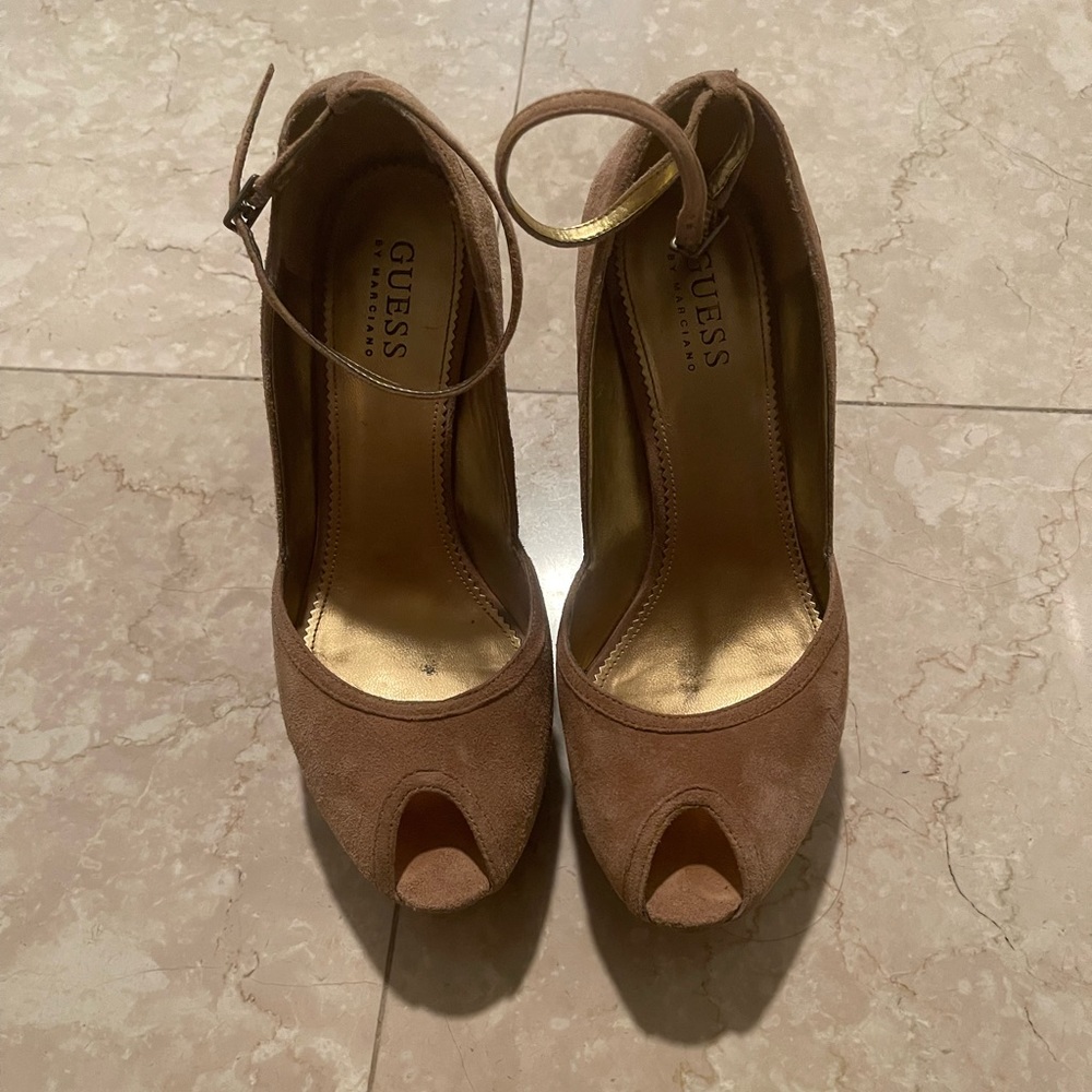 Guess wedge